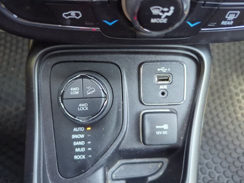 Used 2019 Jeep Compass Trailhawk w/ Cold Weather Group AWD/4WD image 25