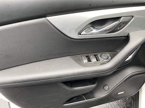 Used 2021 Chevrolet Blazer LT w/ Sound & Technology Package FWD image 9