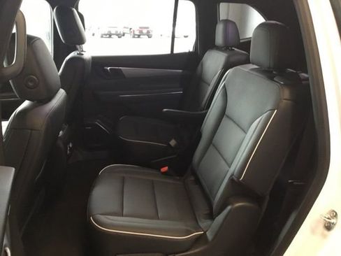 Used 2025 Buick Enclave Preferred image 24