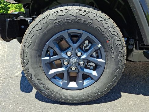 New 2026 Jeep Gladiator Sport AWD/4WD image 5