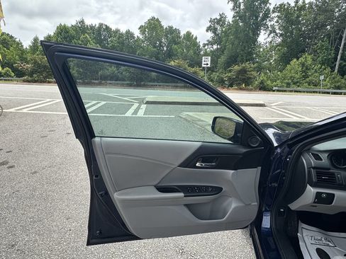 Used 2014 Honda Accord EX image 9