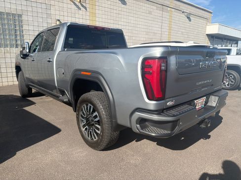 Used 2025 GMC Sierra 2500 Denali Ultimate AWD/4WD image 2