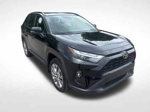 Used 2023 Toyota RAV4 XLE Premium FWD image 7