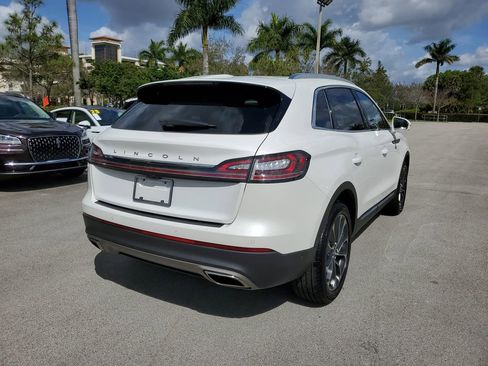 Used 2023 Lincoln Nautilus Reserve image 4