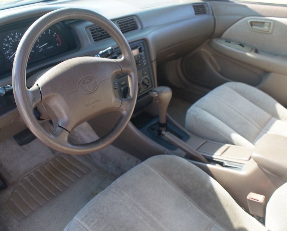 Used 2001 Toyota Camry CE w/ Value Pkg 1 FWD image 9