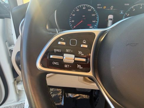 Used 2022 Mercedes-Benz GLC 300 4MATIC image 17