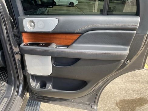 Used 2023 Lincoln Navigator Black Label AWD/4WD image 39