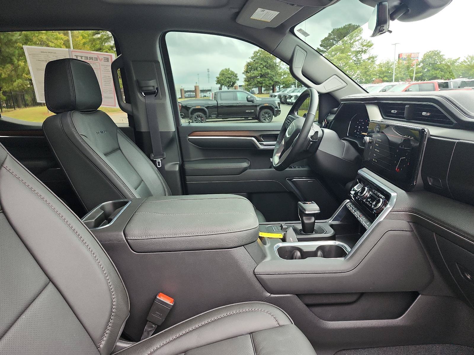Used 2026 GMC Sierra 1500 Denali w/ Denali Reserve Package AWD/4WD image 9