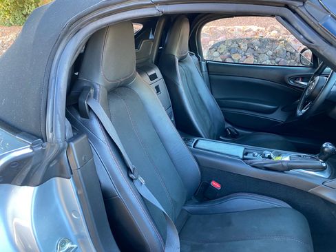 Used 2020 FIAT 124 Spider Urbana Edition Convertible *Lt image 32