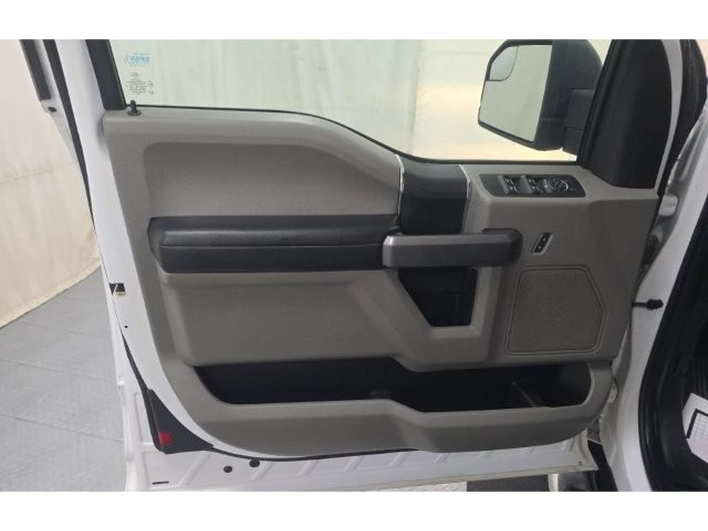 Used 2016 Ford F150 XLT AWD/4WD image 7