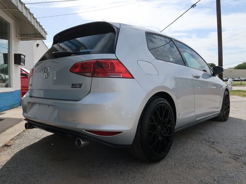 Used 2015 Volkswagen GTI SE FWD image 8