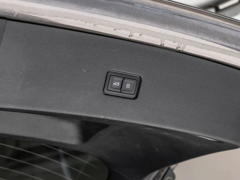 Used 2019 Audi Q8 Prestige image 52