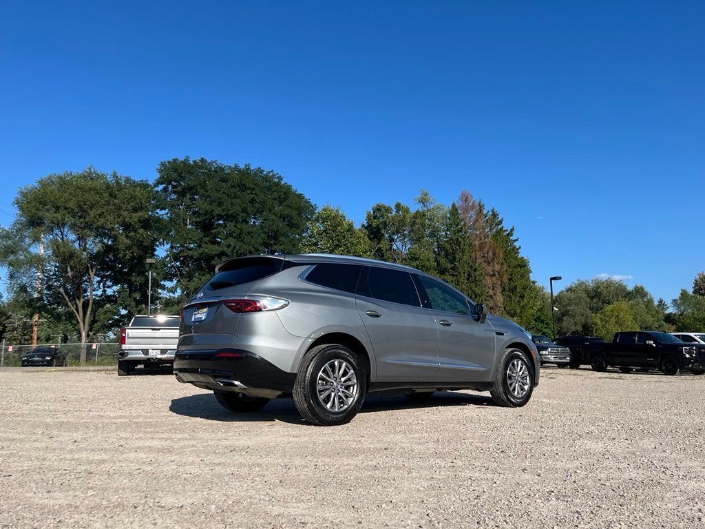 Used 2024 Buick Enclave Essence w/ Technology Package AWD/4WD image 7