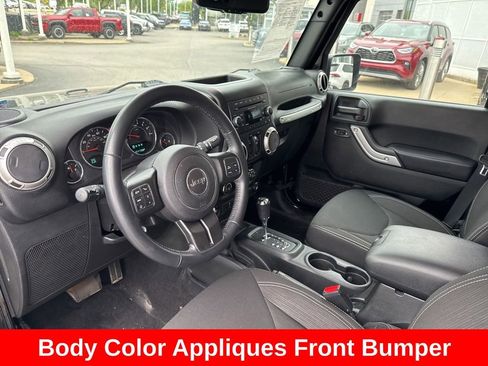 Used 2017 Jeep Wrangler Unlimited Sahara w/ Connectivity Group AWD/4WD image 14