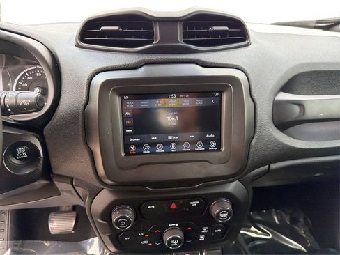 Used 2020 Jeep Renegade Latitude w/ Popular Equipment Group FWD image 14