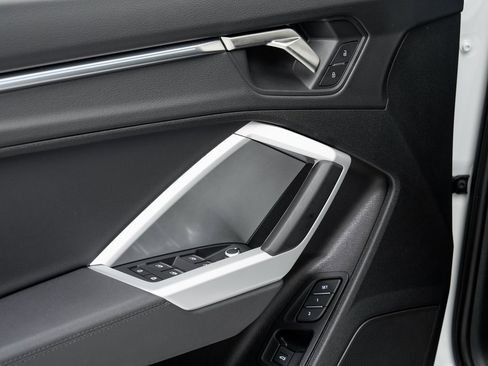 Certified 2025 Audi Q3 2.0T Premium Plus w/ Premium Plus Package image 7