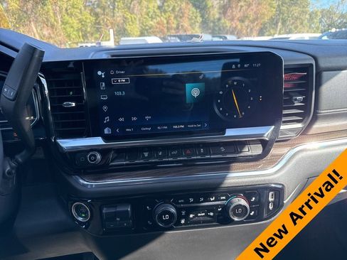 Used 2024 Chevrolet Silverado 2500 LT image 17