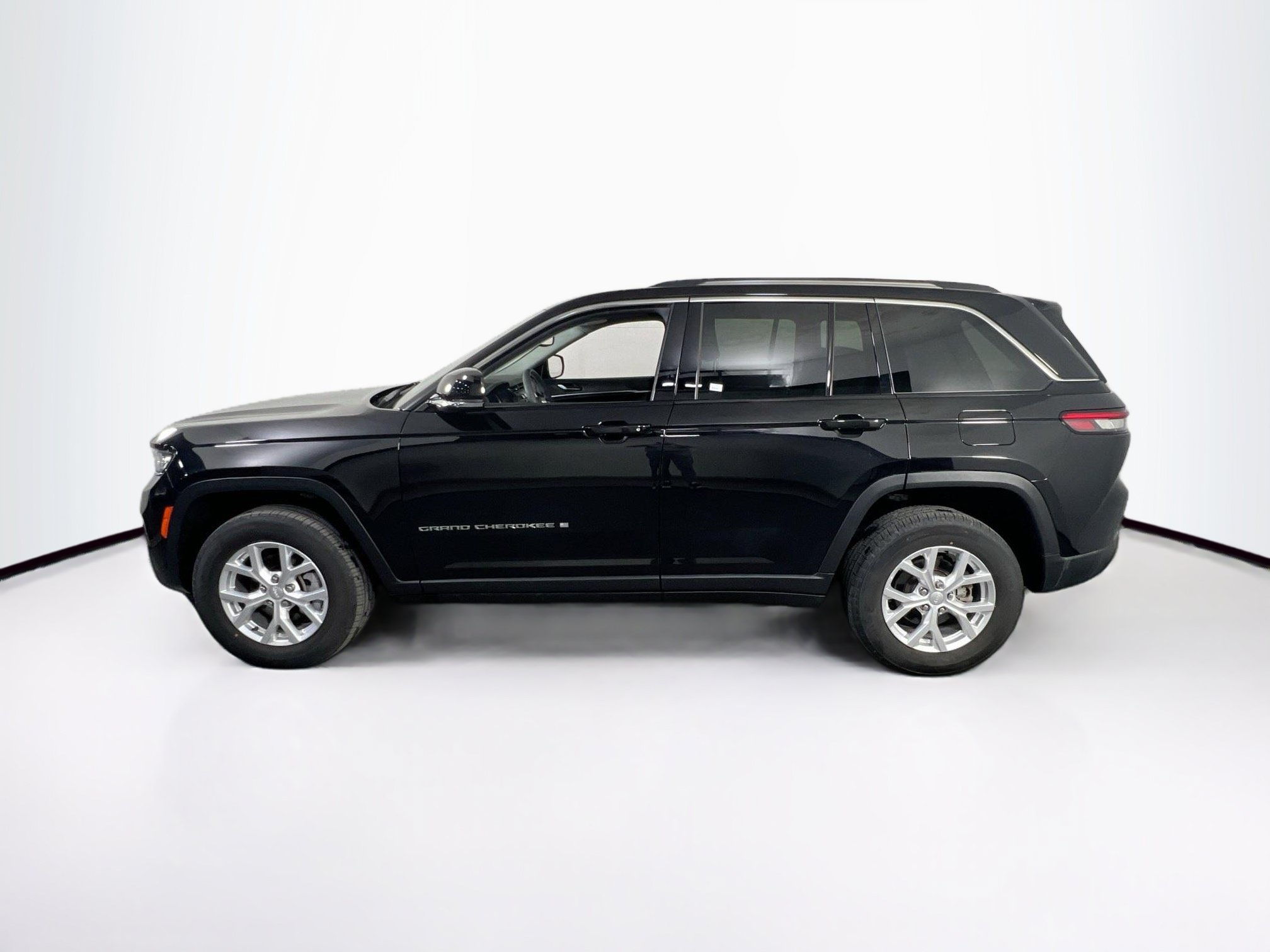 Used 2023 Jeep Grand Cherokee Limited AWD/4WD image 8