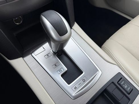 Used 2010 Subaru Legacy 2.5i Limited w/ Appearance Package 1H image 19