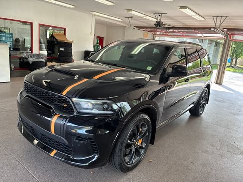 Certified 2023 Dodge Durango R/T w/ Hemi Orange Plus Package AWD/4WD image 5