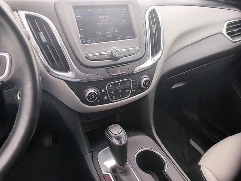 Used 2019 Chevrolet Equinox LT FWD image 19