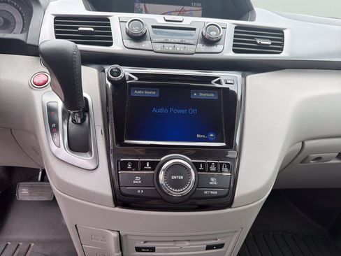 Used 2014 Honda Odyssey Touring Elite image 12