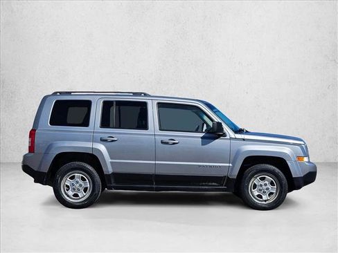 Used 2015 Jeep Patriot Sport w/ Power Value Group AWD/4WD image 4