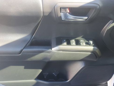 Used 2023 Toyota Tacoma TRD Sport image 18