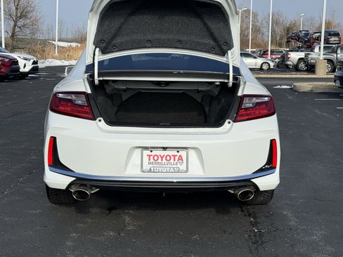 Used 2017 Honda Accord EX-L image 8