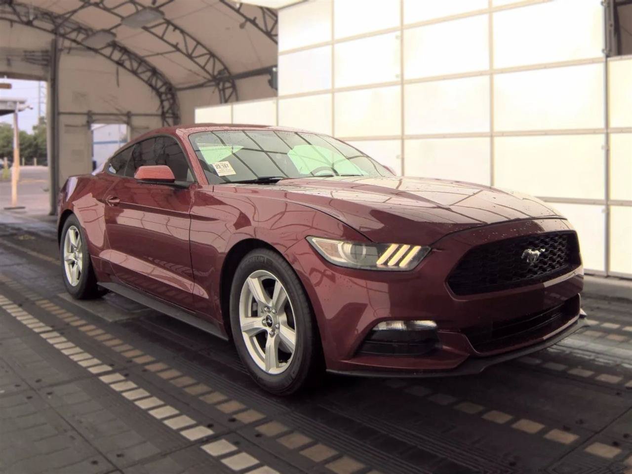 Used 2016 Ford Mustang Coupe RWD image 4