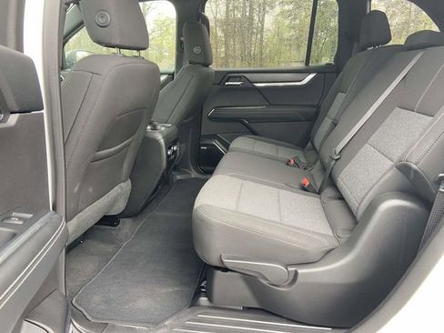 Used 2025 GMC Acadia Elevation image 11