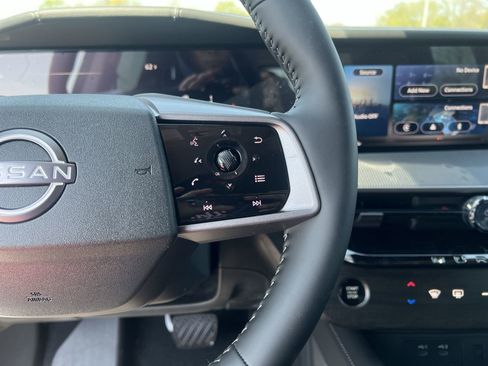 New 2025 Nissan Murano SV image 15