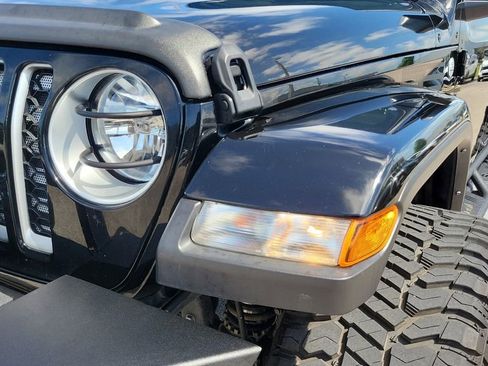 Used 2023 Jeep Gladiator Overland AWD/4WD image 23