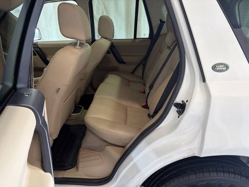 Used 2015 Land Rover LR2 AWD/4WD image 23