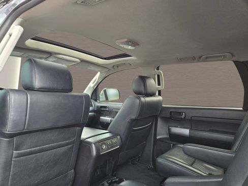 Used 2018 Toyota Sequoia TRD Sport AWD/4WD image 14