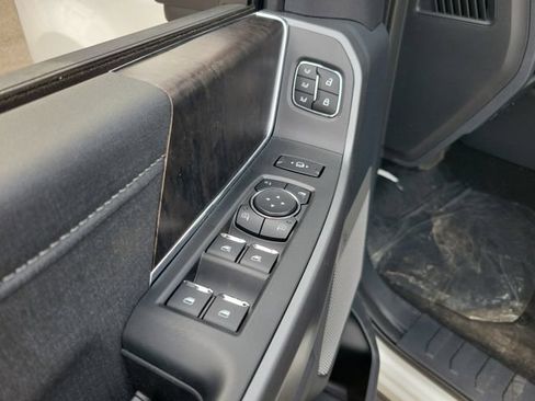 New 2026 Ford F250 Lariat w/ Black Appearance Package AWD/4WD image 13