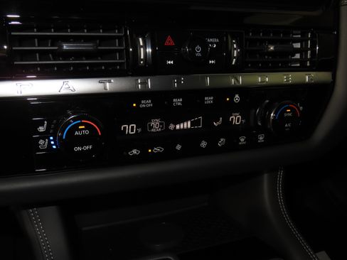 New 2026 Nissan Pathfinder Platinum image 33