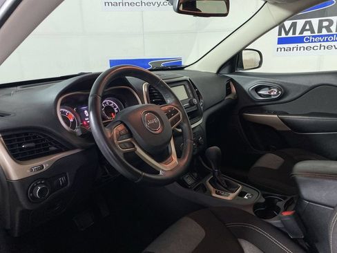 Used 2017 Jeep Cherokee Sport FWD image 15
