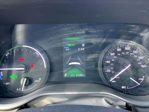 Used 2023 Toyota Sienna XLE image 26