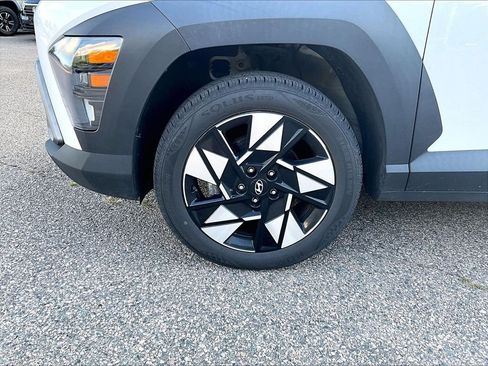 Used 2024 Hyundai Kona SEL AWD/4WD image 7