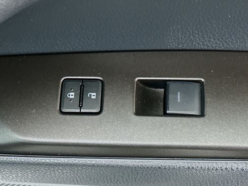 Used 2023 Toyota Camry SE image 28