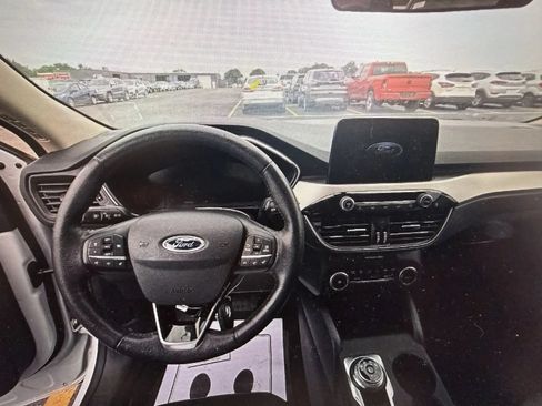 Used 2020 Ford Escape SE Sport FWD image 9