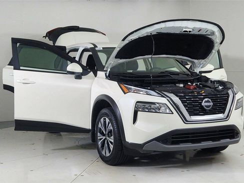 Certified 2023 Nissan Rogue SV image 9