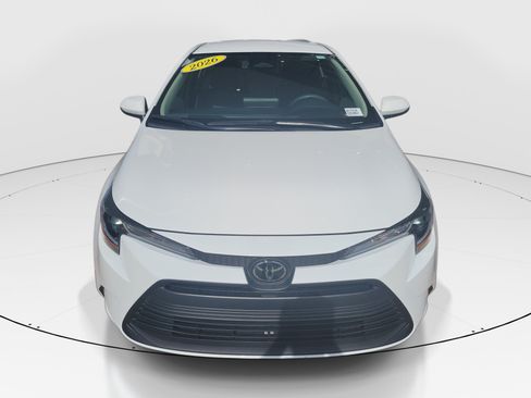 Used 2026 Toyota Corolla LE FWD image 2