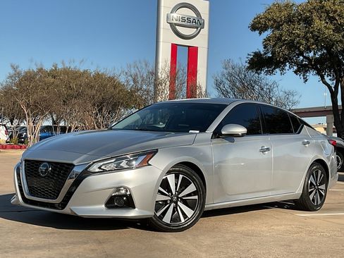 Used 2019 Nissan Altima 2.5 SL image 2