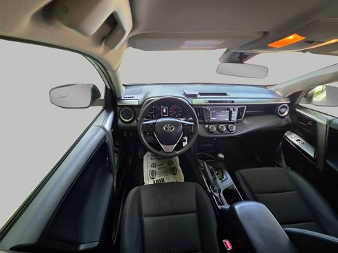 Used 2017 Toyota RAV4 LE FWD image 11