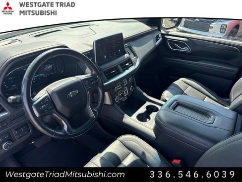 Used 2022 Chevrolet Suburban RST w/ Luxury Package AWD/4WD image 6