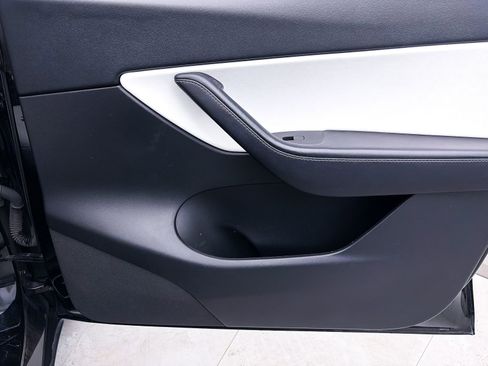 Used 2021 Tesla Model Y Long Range image 29