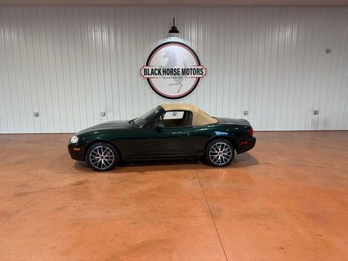 Used 2001 MAZDA MX-5 Miata RWD image 3