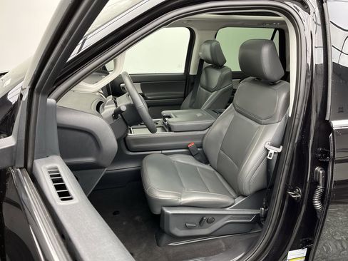 Certified 2025 Ford Expedition Max Active image 13